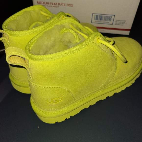 Uggs - Picture 3 of 3